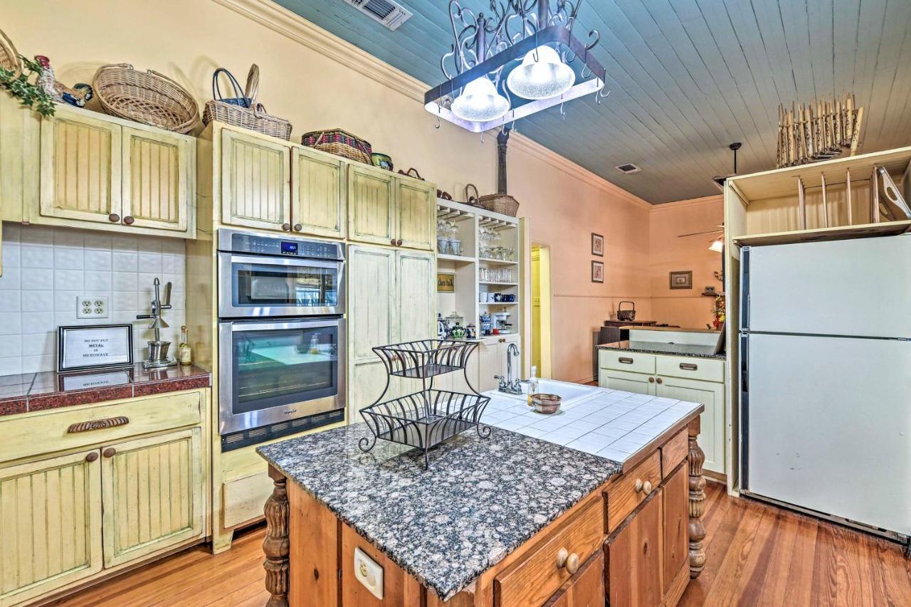 The Lilly House Historic Glen Rose Home With Porch! Exteriér fotografie